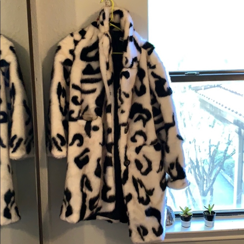 Dreamerz size s/m faux fur coat with buttons